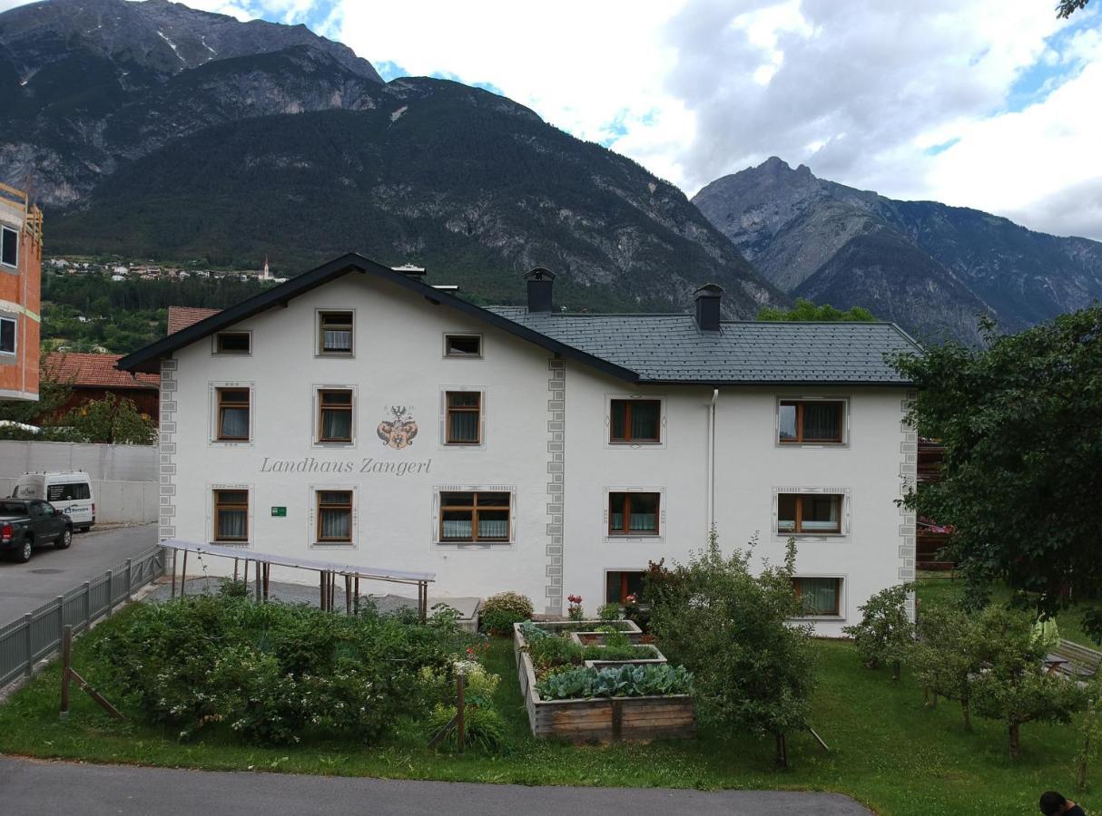 Landhaus Zangerl - Kobelerhof Landeck Bagian luar foto