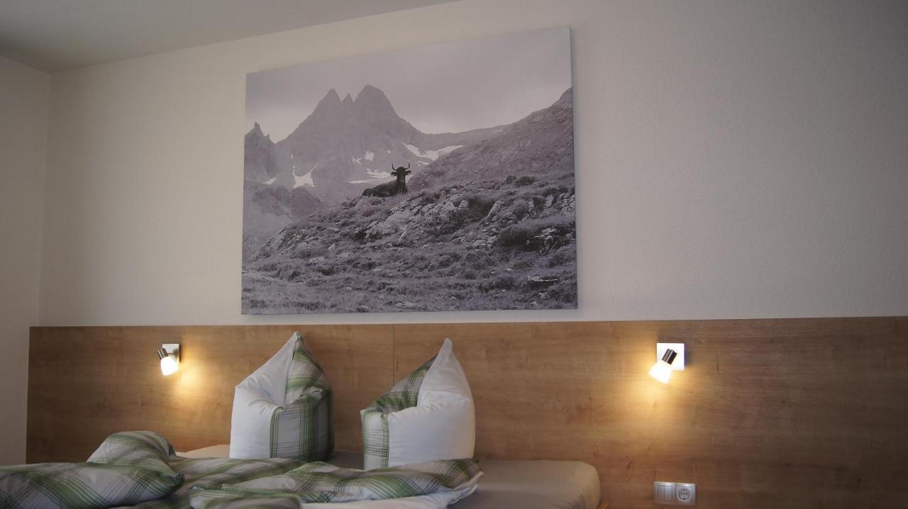 Landhaus Zangerl - Kobelerhof Landeck Bagian luar foto