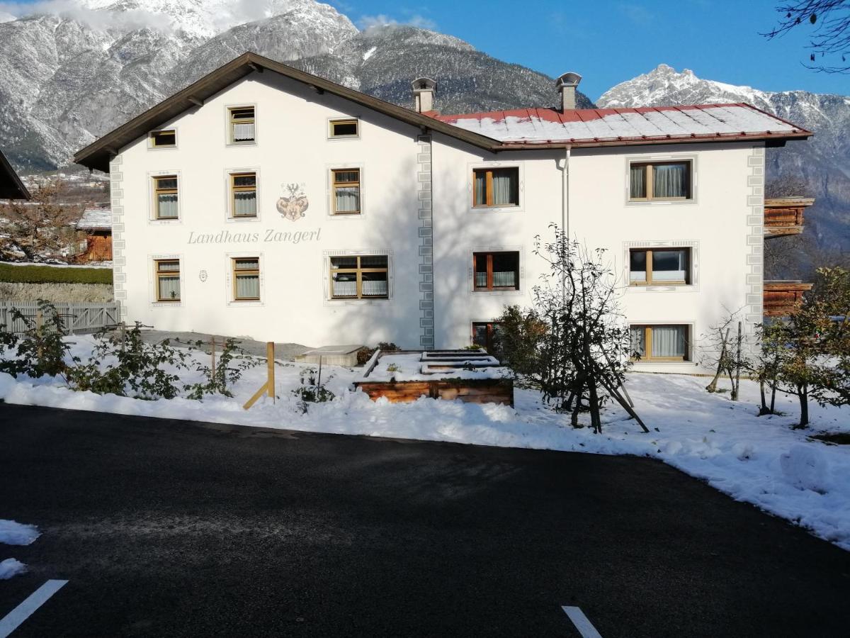 Landhaus Zangerl - Kobelerhof Landeck Bagian luar foto